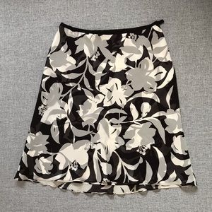 Ann Taylor 100% Silk Floral Print Skirt Brown/White Color Ruffle Hem Size 6